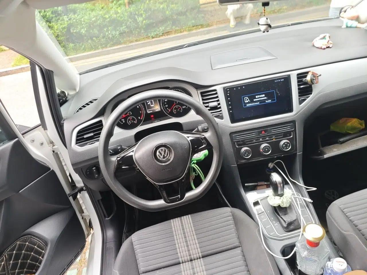 Volkswagen Golf Sportsvan 2019 1.6L Automatic Pure Model China V Standard — миниатюра 11