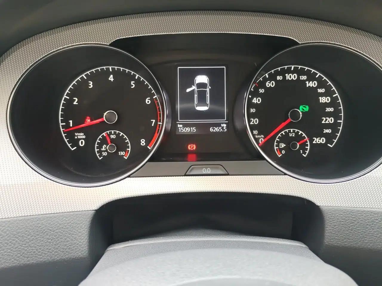 Volkswagen Golf Sportsvan 2019 1.6L Automatic Pure Model China V Standard — миниатюра 13