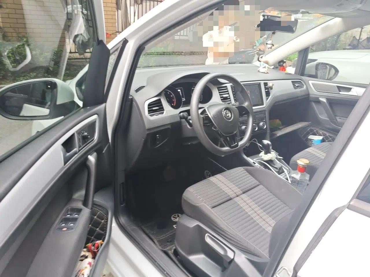Volkswagen Golf Sportsvan 2019 1.6L Automatic Pure Model China V Standard — миниатюра 17