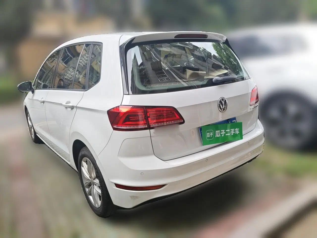 Volkswagen Golf Sportsvan 2019 1.6L Automatic Pure Model China V Standard — миниатюра 4