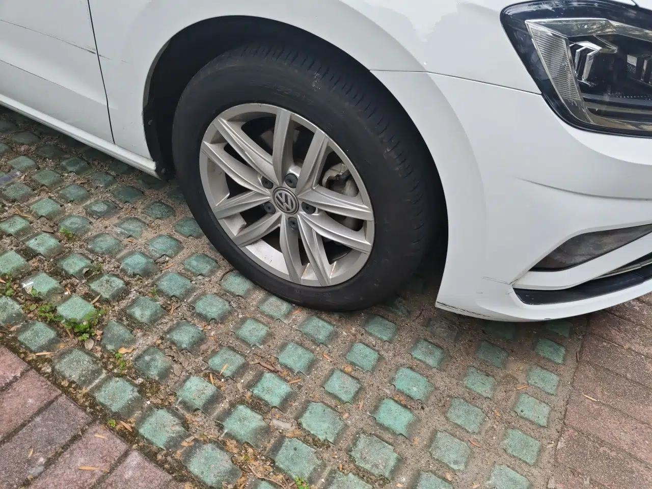 Volkswagen Golf Sportsvan 2019 1.6L Automatic Pure Model China V Standard — миниатюра 8