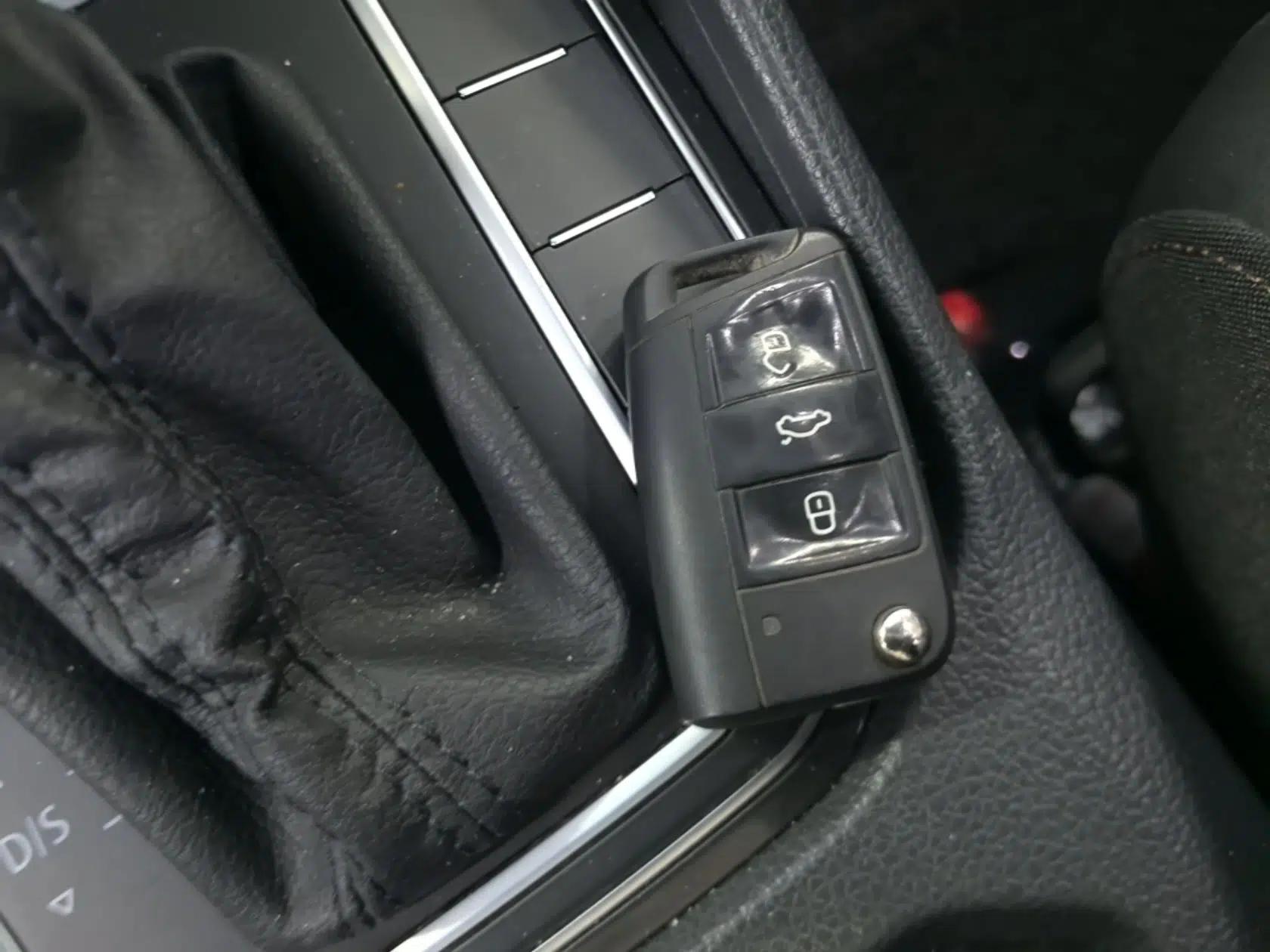 Volkswagen Golf Sportsvan 2016 230TSI Automatic Trend Edition — миниатюра 12