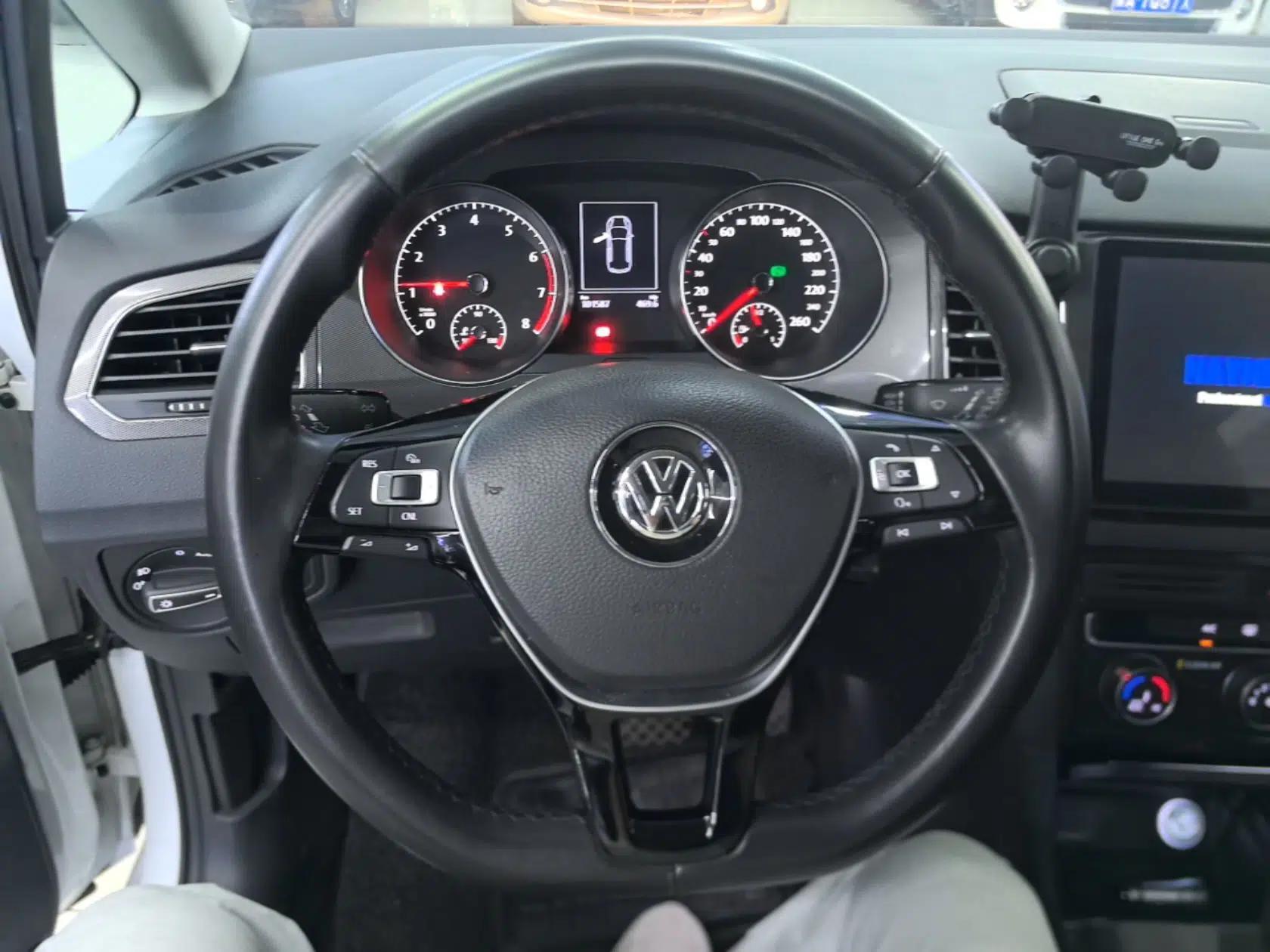 Volkswagen Golf Sportsvan 2016 230TSI Automatic Trend Edition — миниатюра 14