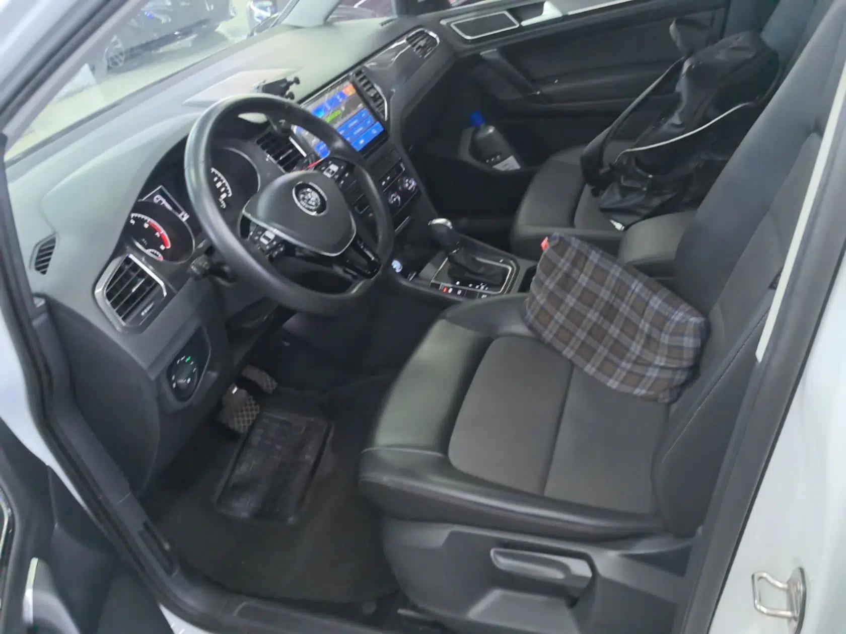 Volkswagen Golf Sportsvan 2016 230TSI Automatic Trend Edition — миниатюра 18