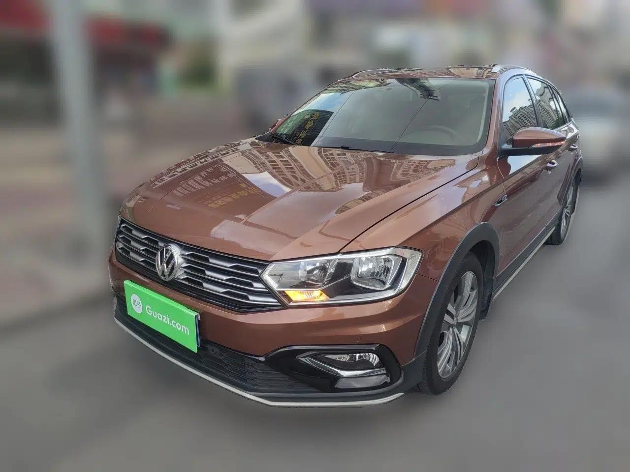 Volkswagen C-TREK 2017 1.6L Automatic Luxury Model — миниатюра 1