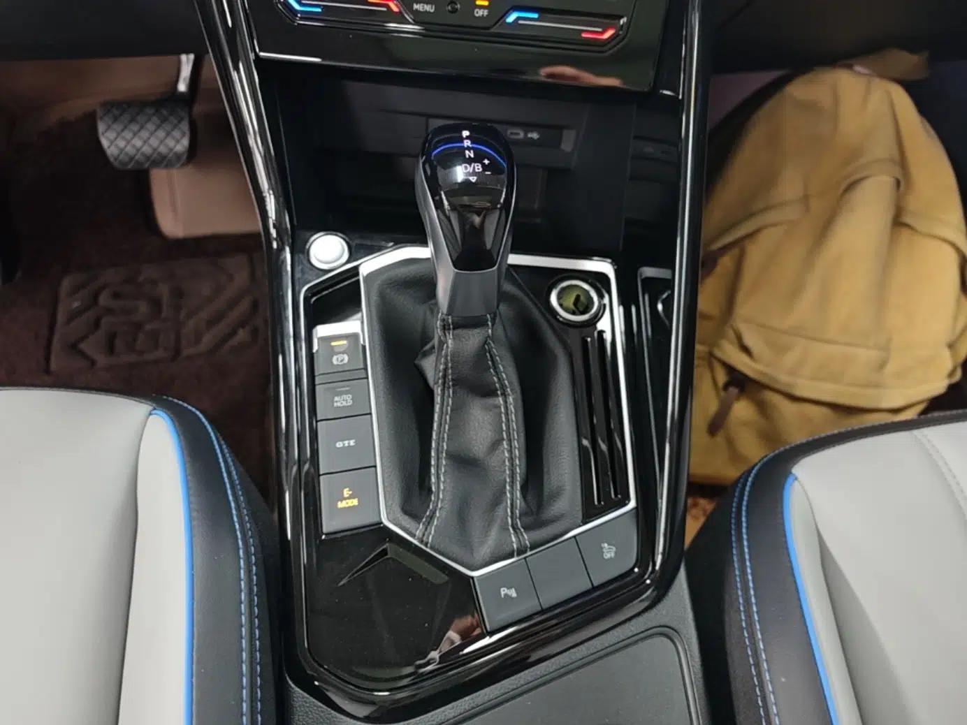 Volkswagen Tayron GTE Plug-in Hybrid 2023 280TSI Luxury Plus Advanced Edition — миниатюра 17