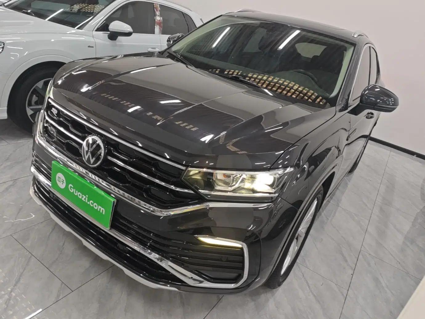 Volkswagen Tayron X 2020 330TSI Two-Wheel Drive Luxury Smart Connectivity Version — миниатюра 1