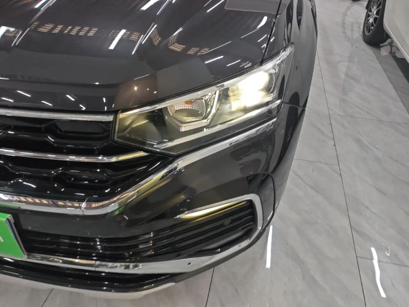 Volkswagen Tayron X 2020 330TSI Two-Wheel Drive Luxury Smart Connectivity Version — миниатюра 9