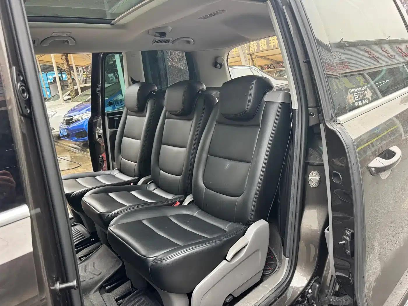 2016 Sharan 380TSI Comfort 7-seater — миниатюра 12