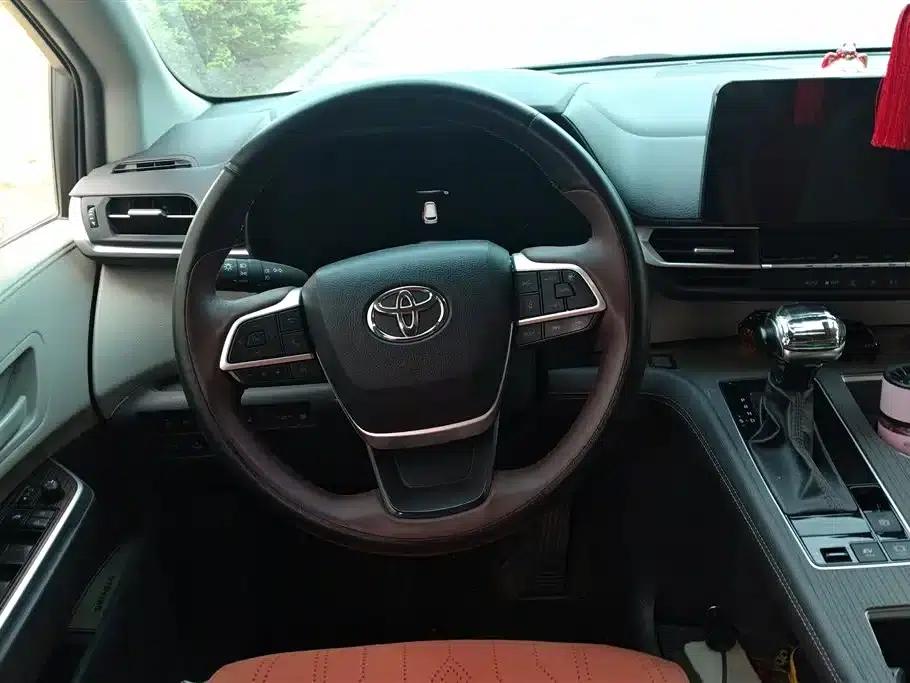 2024 Sienna 2.5L Hybrid Comfort Edition — миниатюра 15