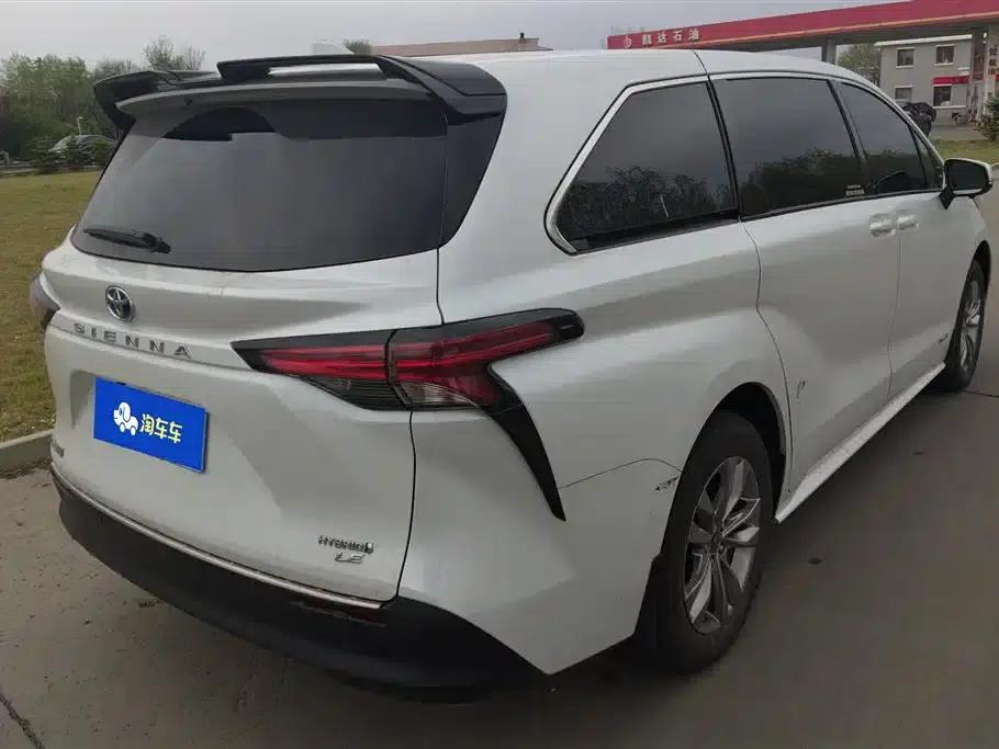 2024 Sienna 2.5L Hybrid Comfort Edition — миниатюра 3