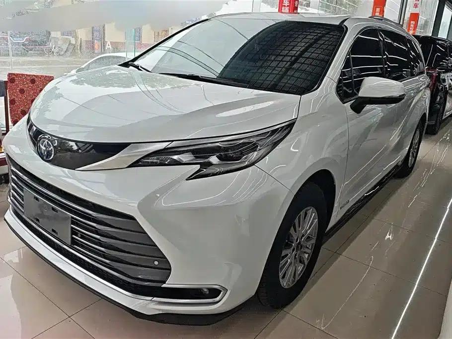 2021 Sienna 2.5L Hybrid Premium Edition — миниатюра 1