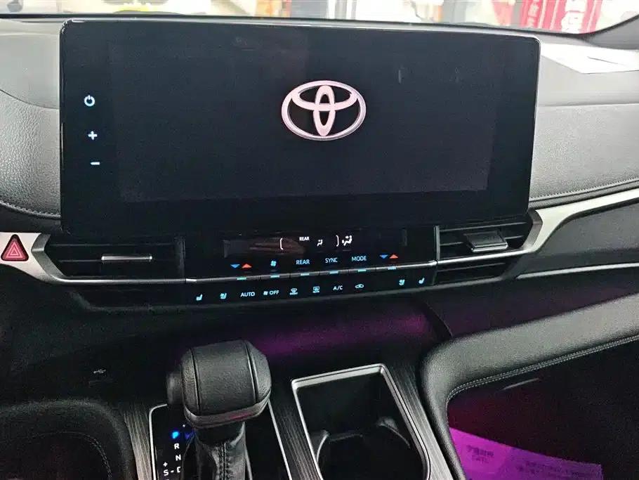 2021 Sienna 2.5L Hybrid Premium Edition — миниатюра 13