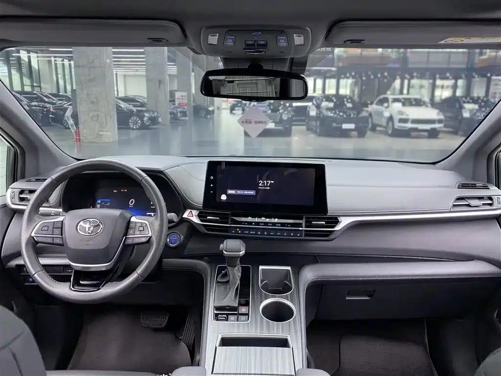 2021 Sienna 2.5L Hybrid Supreme Edition — миниатюра 12