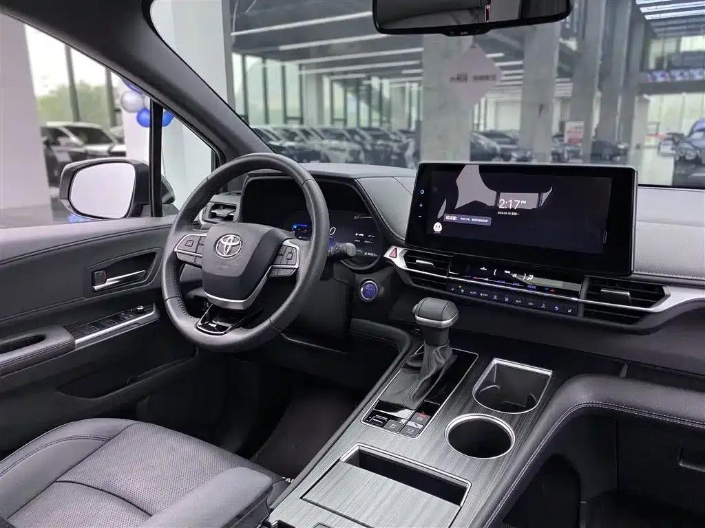 2021 Sienna 2.5L Hybrid Supreme Edition — миниатюра 13