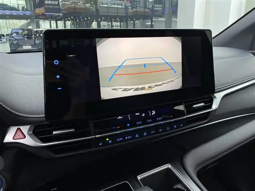 2021 Sienna 2.5L Hybrid Supreme Edition — миниатюра 17
