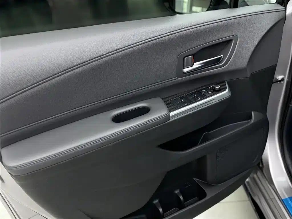 2021 Sienna 2.5L Hybrid Supreme Edition — миниатюра 20