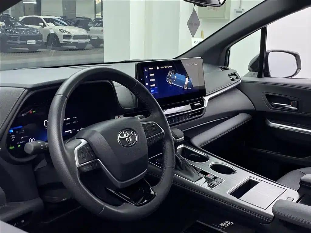 2021 Sienna 2.5L Hybrid Supreme Edition — миниатюра 23