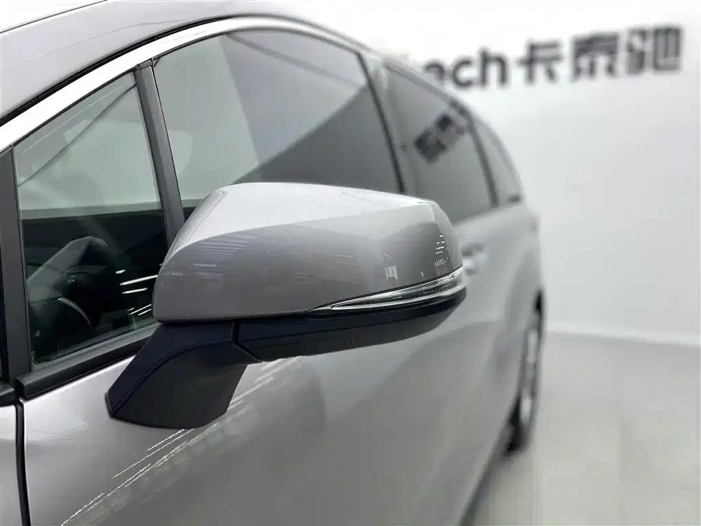 2021 Sienna 2.5L Hybrid Supreme Edition — миниатюра 28