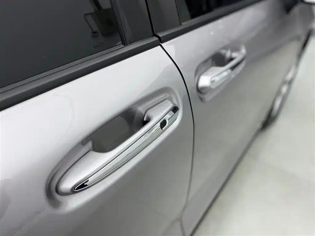 2021 Sienna 2.5L Hybrid Supreme Edition — миниатюра 31