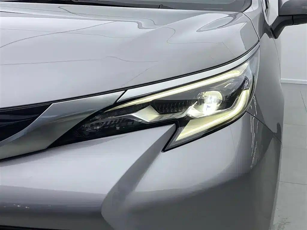 2021 Sienna 2.5L Hybrid Supreme Edition — миниатюра 32