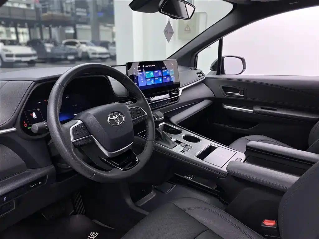 2021 Sienna 2.5L Hybrid Supreme Edition — миниатюра 6
