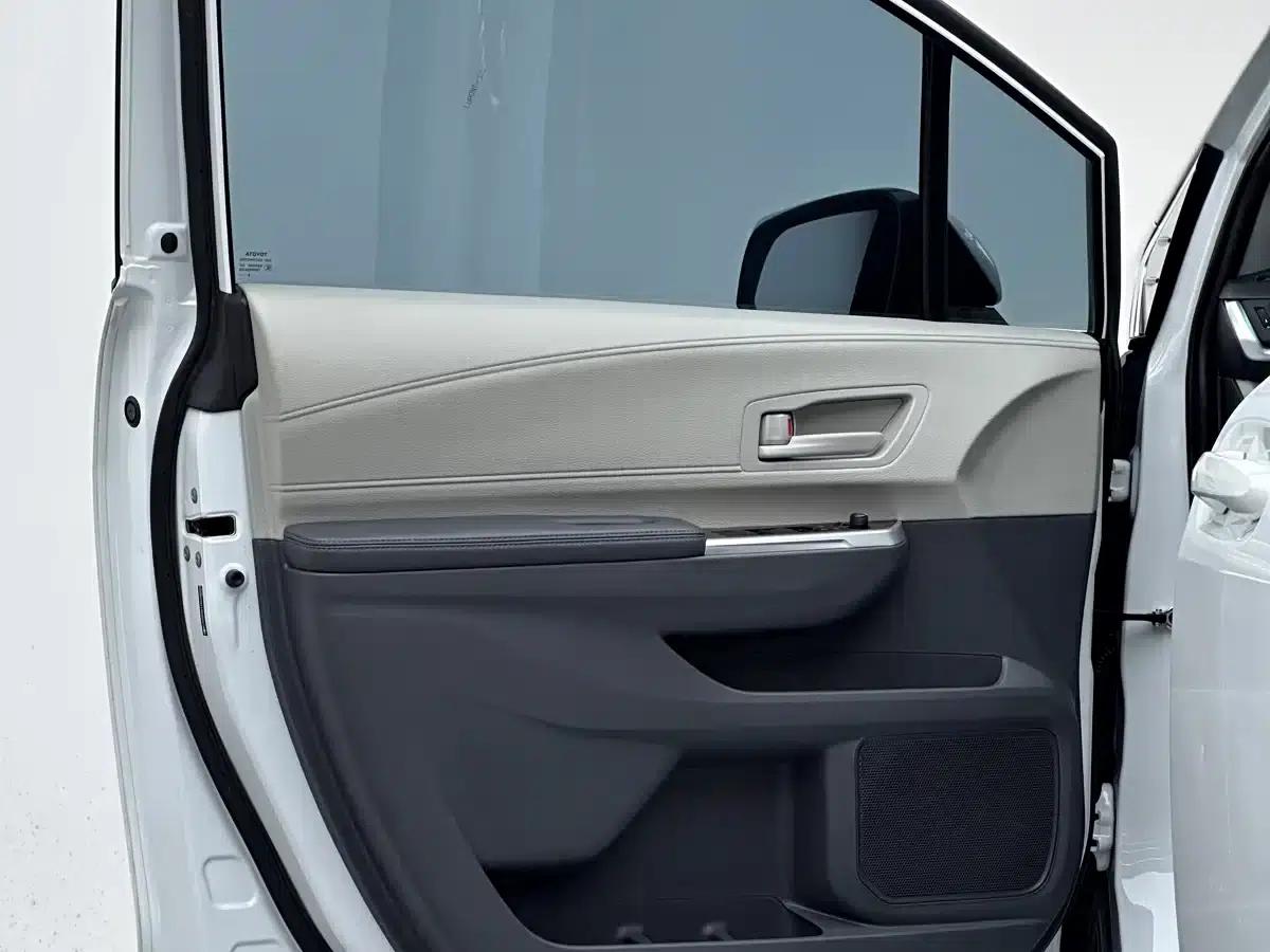 2023 Sienna 2.5L Hybrid Comfort Edition — миниатюра 11