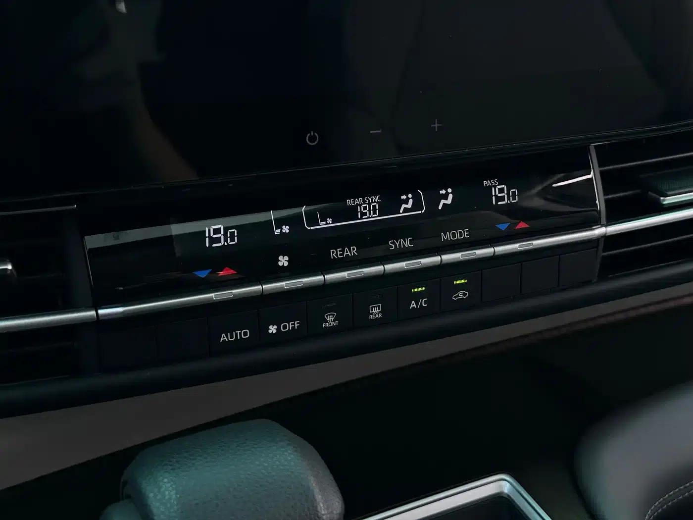 2023 Sienna 2.5L Hybrid Comfort Edition — миниатюра 19
