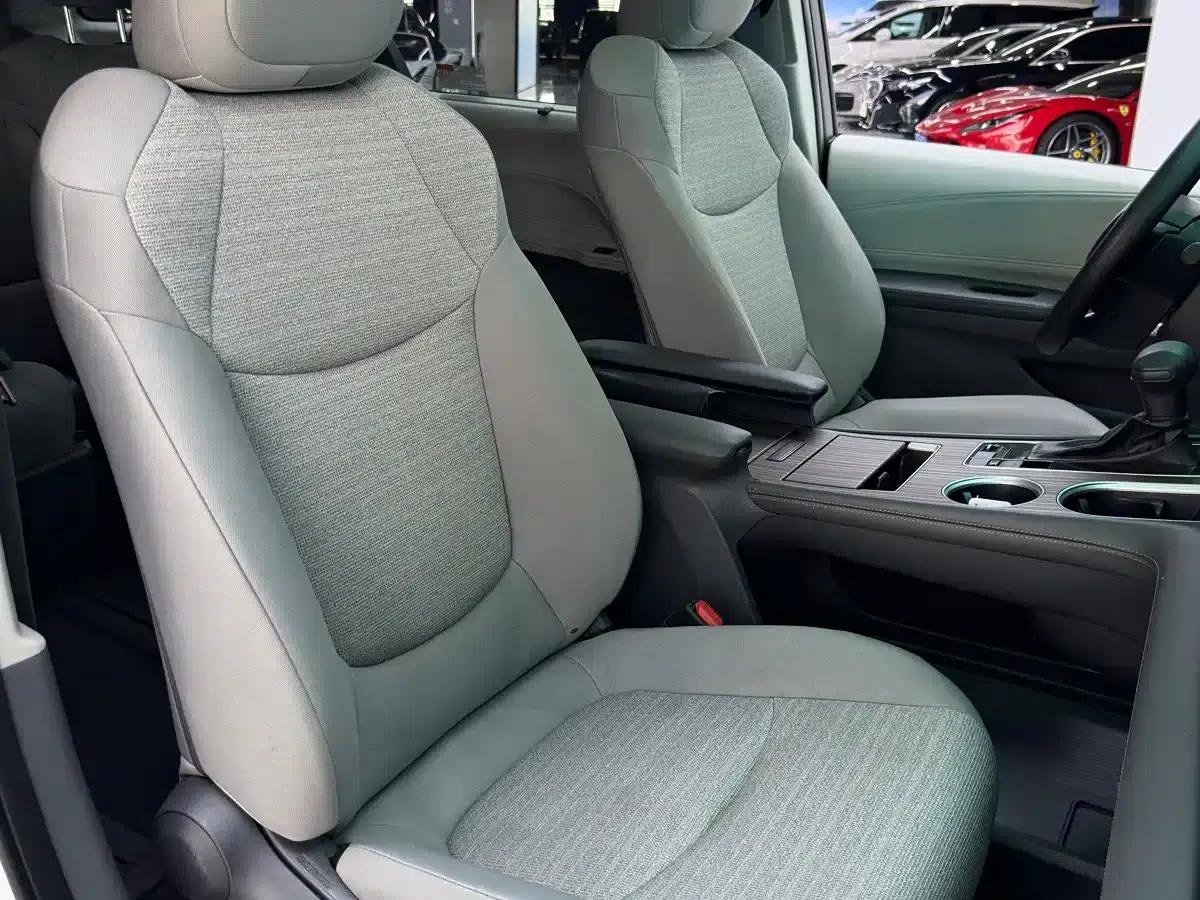 2023 Sienna 2.5L Hybrid Comfort Edition — миниатюра 9