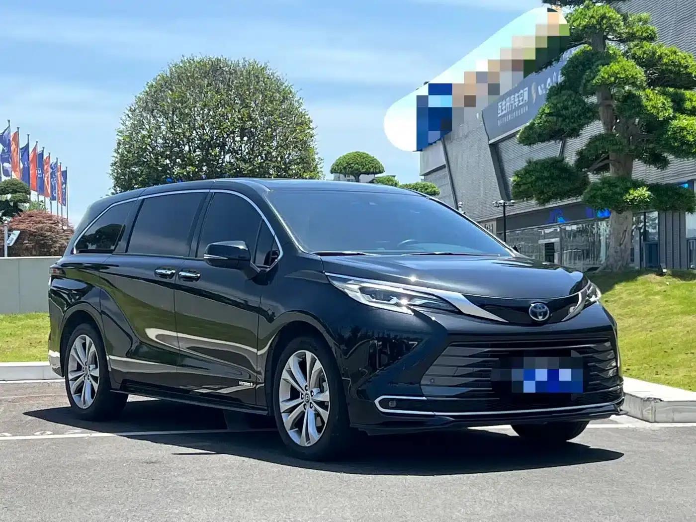 2023 Sienna 2.5L Hybrid Premium Edition — миниатюра 3