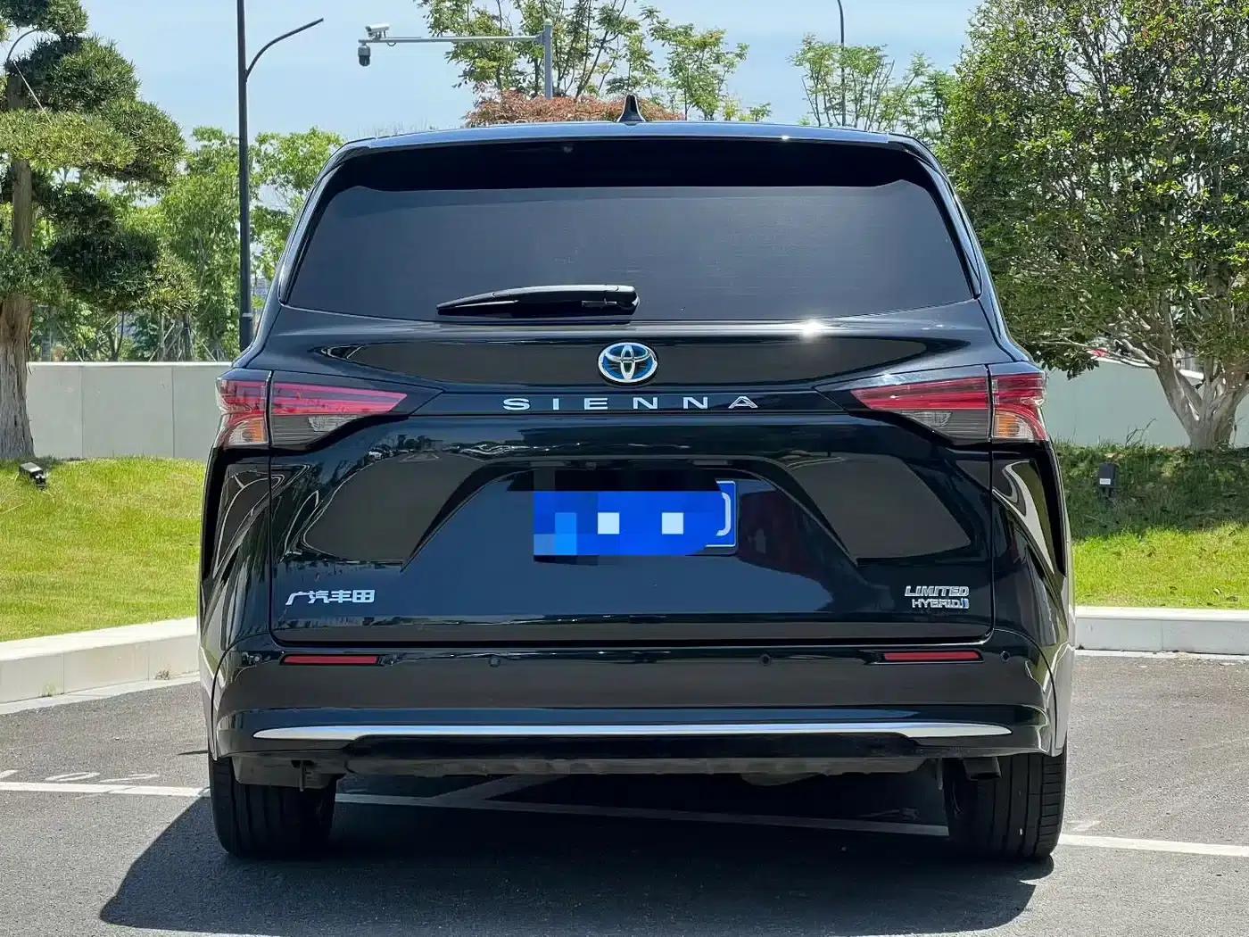 2023 Sienna 2.5L Hybrid Premium Edition — миниатюра 8