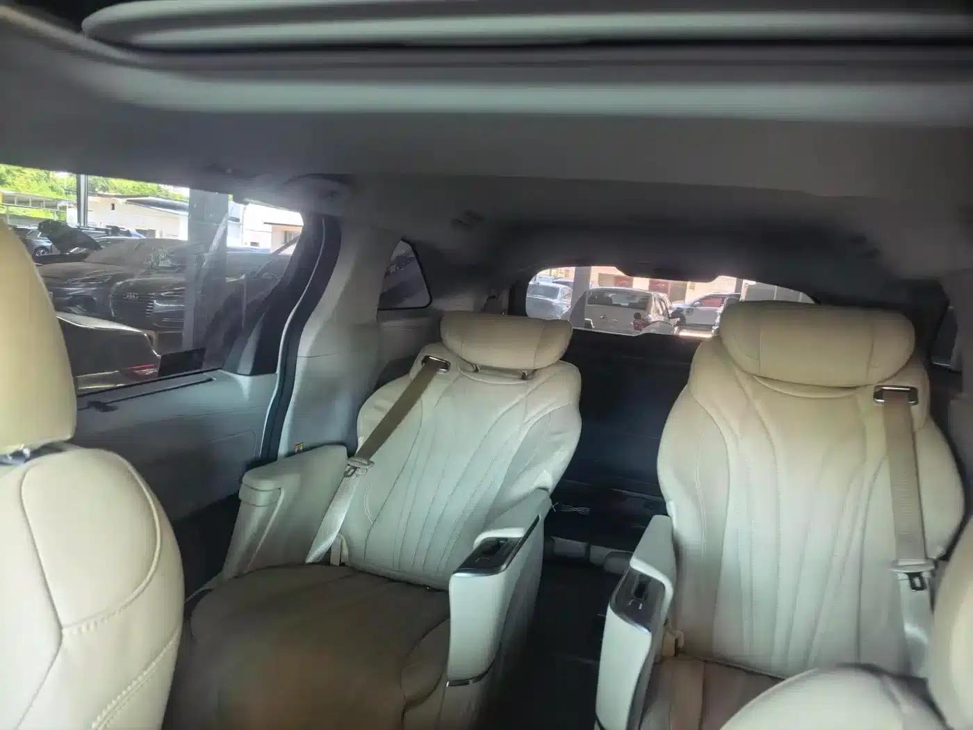 2021 Sienna 2.5L Hybrid Luxury Edition — миниатюра 3