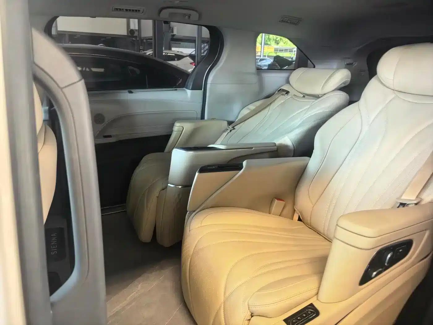2021 Sienna 2.5L Hybrid Luxury Edition — миниатюра 6