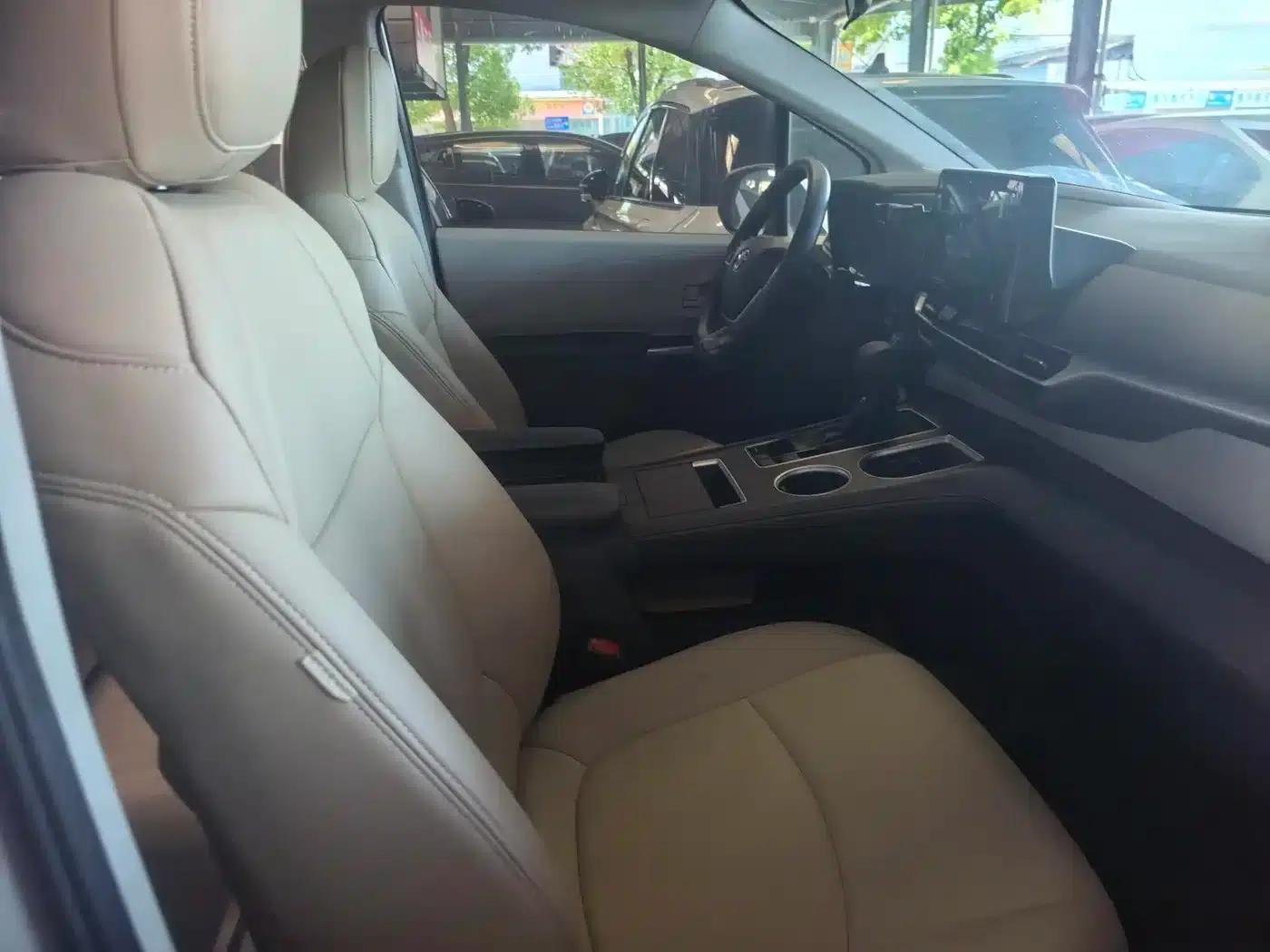2021 Sienna 2.5L Hybrid Luxury Edition — миниатюра 7