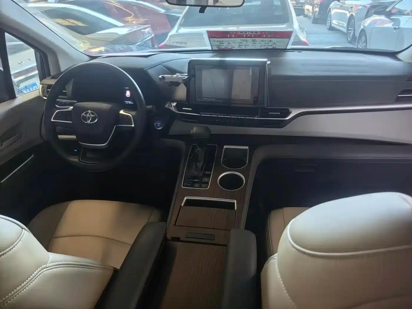 2021 Sienna 2.5L Hybrid Luxury Edition — миниатюра 8