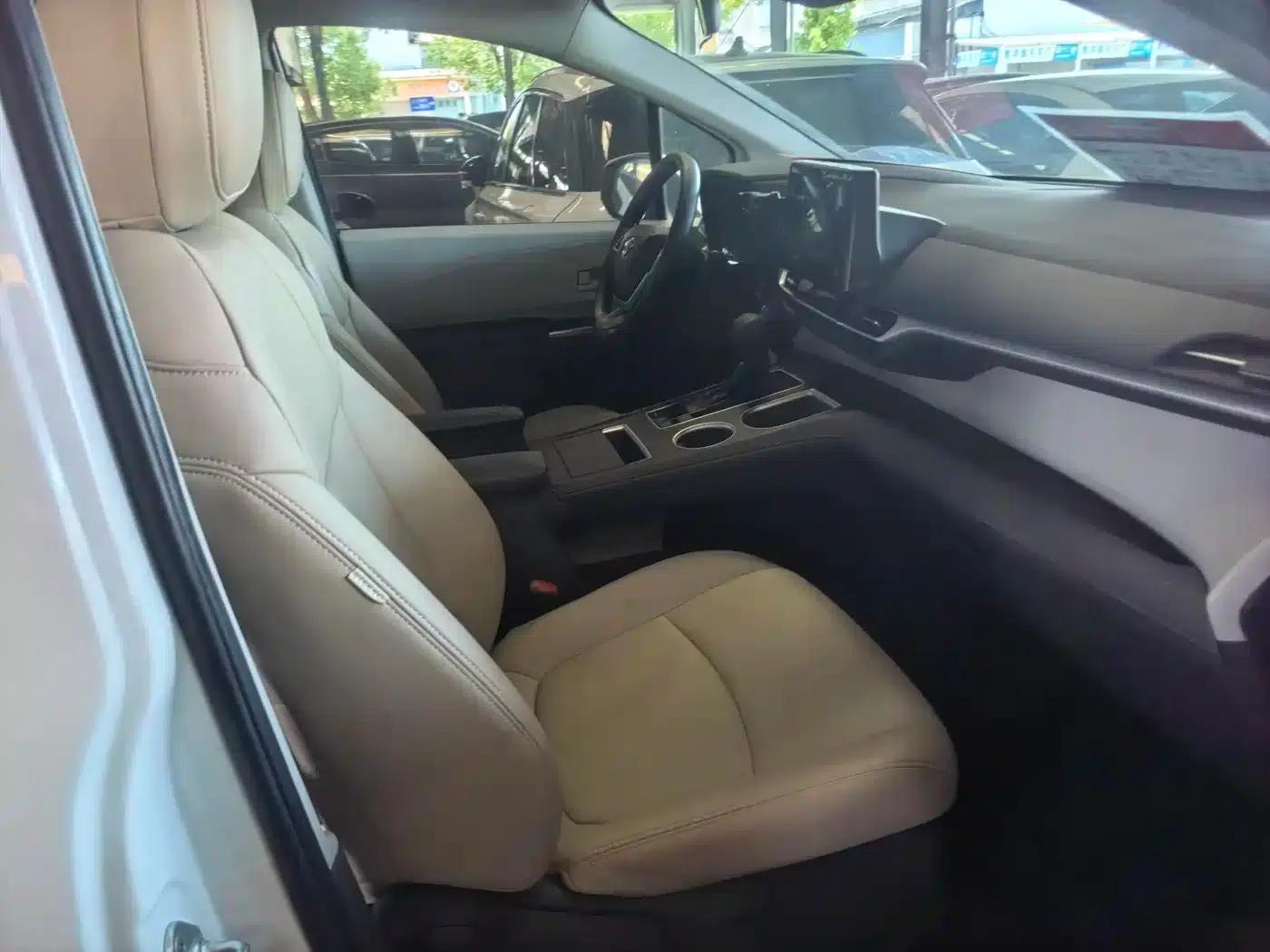 2021 Sienna 2.5L Hybrid Luxury Edition — миниатюра 9