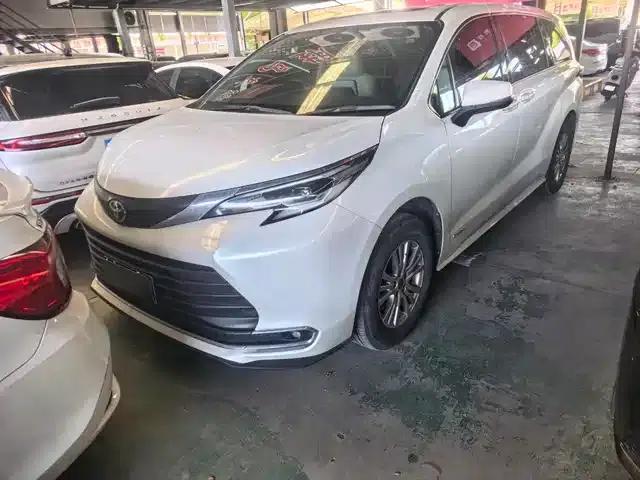 2021 Sienna 2.5L Hybrid Luxury Edition