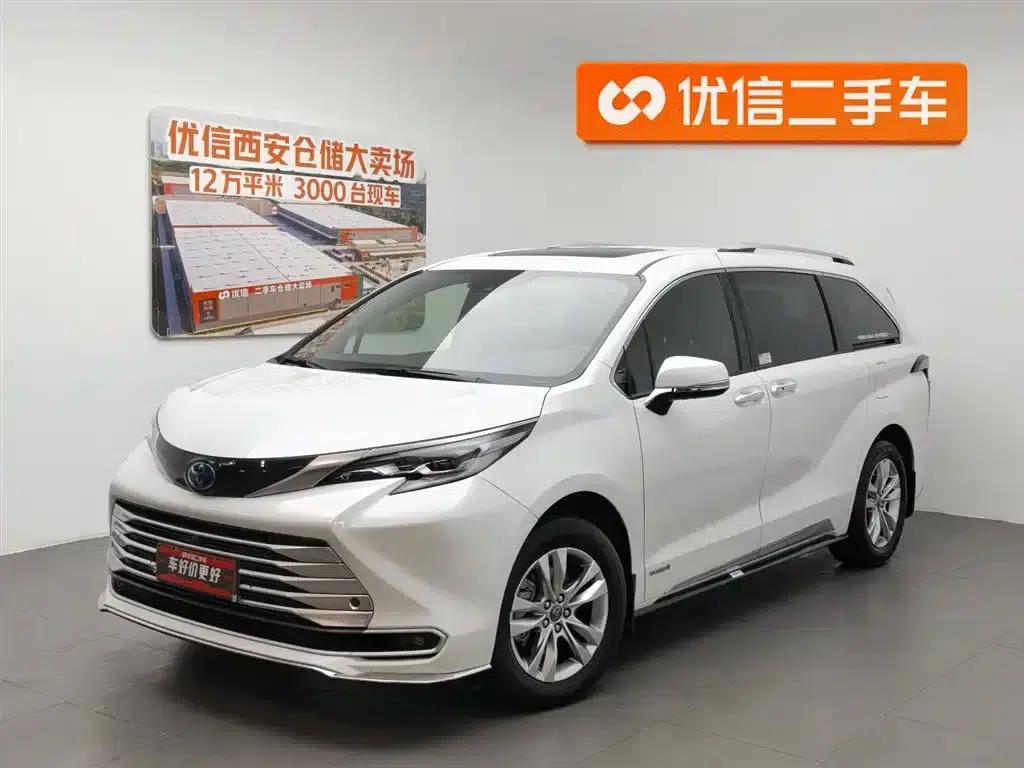 2021 Sienna 2.5L Hybrid Platinum Edition — миниатюра 1