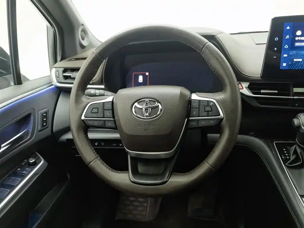 2021 Sienna 2.5L Hybrid Platinum Edition — миниатюра 11