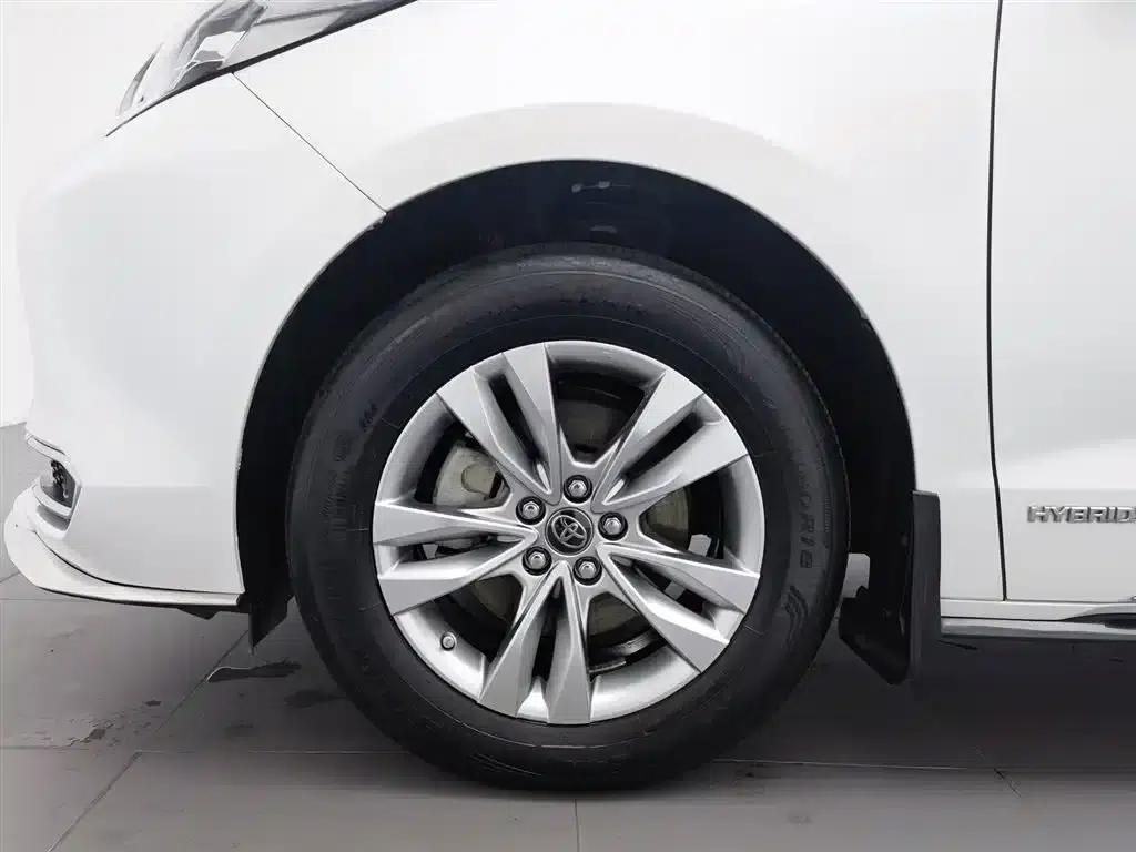 2021 Sienna 2.5L Hybrid Platinum Edition — миниатюра 17