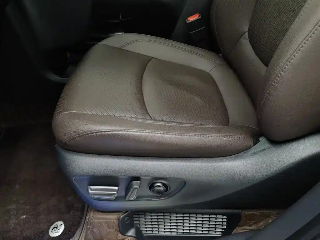 2021 Sienna 2.5L Hybrid Platinum Edition — миниатюра 20