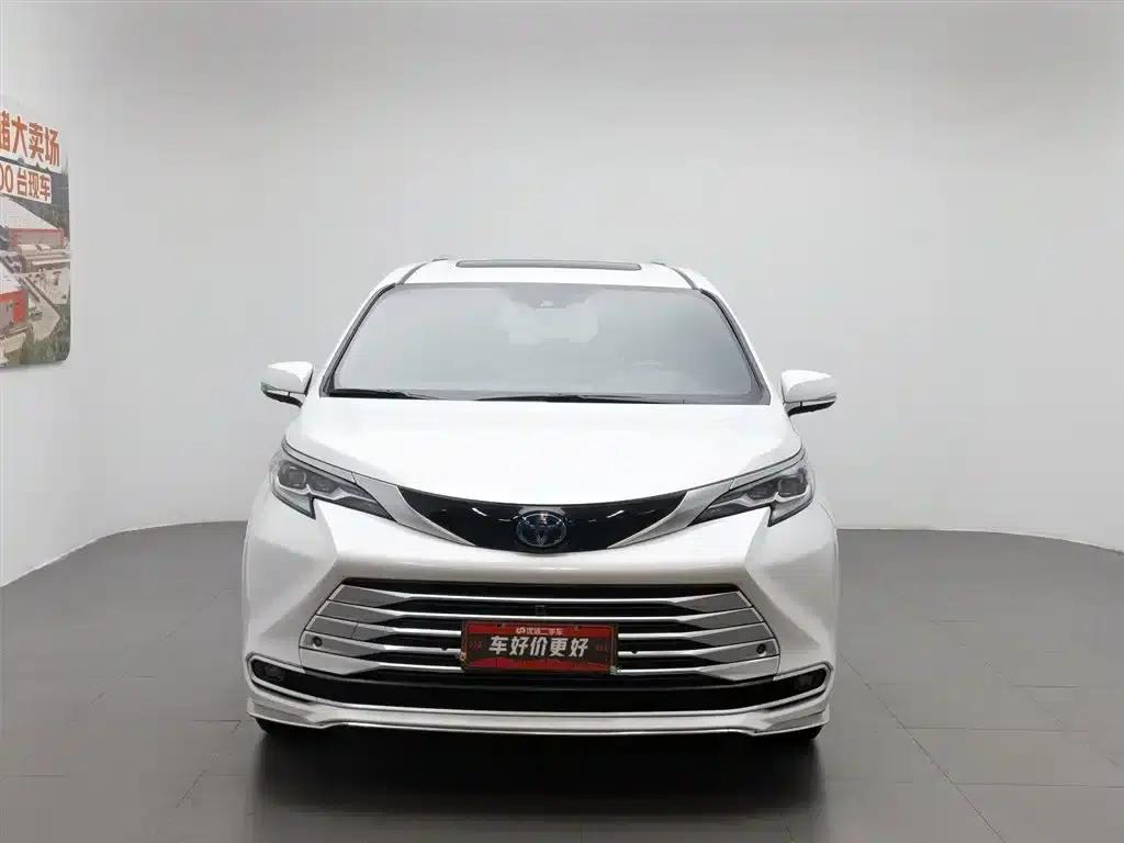 2021 Sienna 2.5L Hybrid Platinum Edition — миниатюра 3