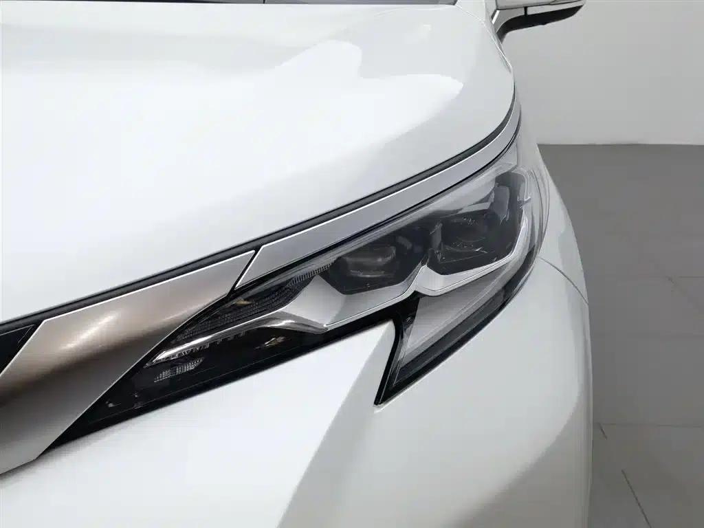 2021 Sienna 2.5L Hybrid Platinum Edition — миниатюра 7