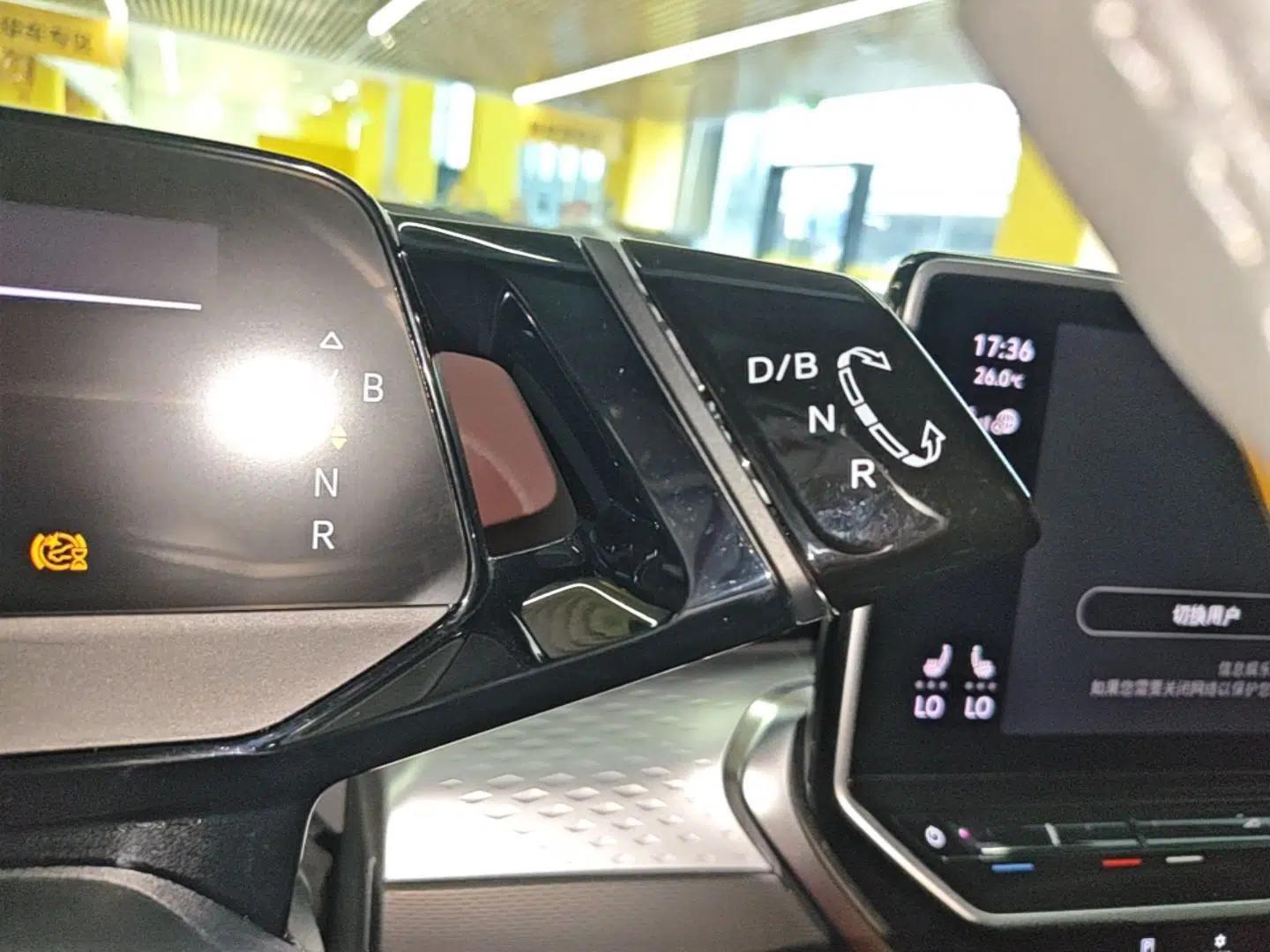 Volkswagen ID.6 X 2021 Pro Smart Long-Range Edition — миниатюра 16