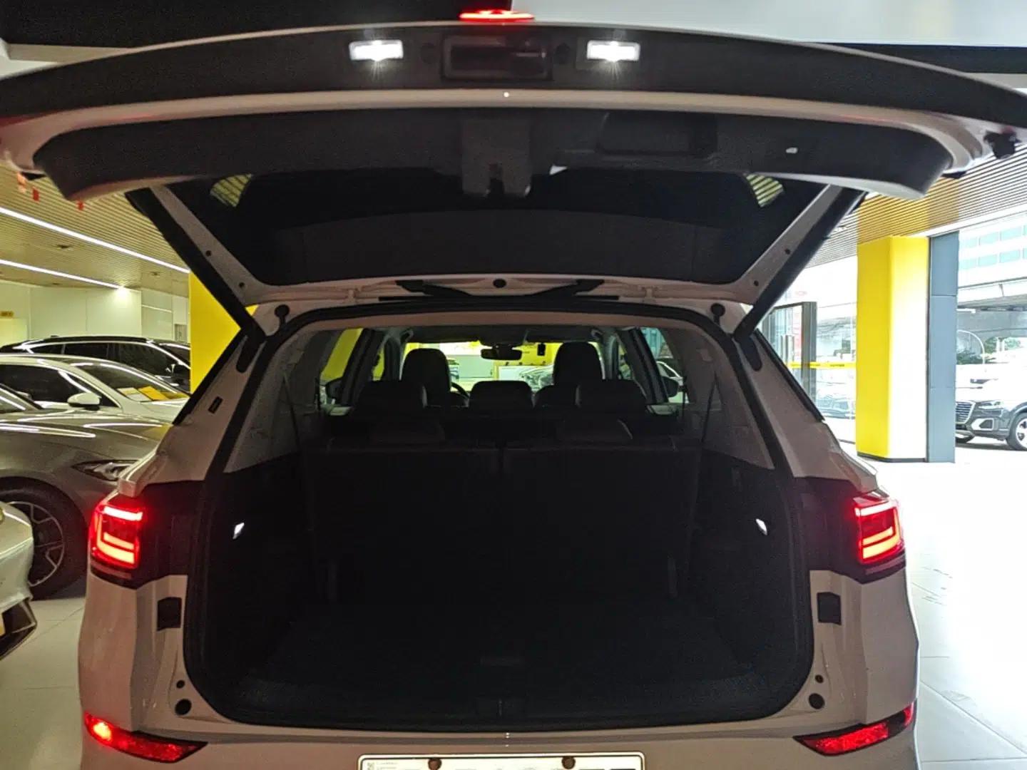 Volkswagen ID.6 X 2021 Pro Smart Long-Range Edition — миниатюра 21