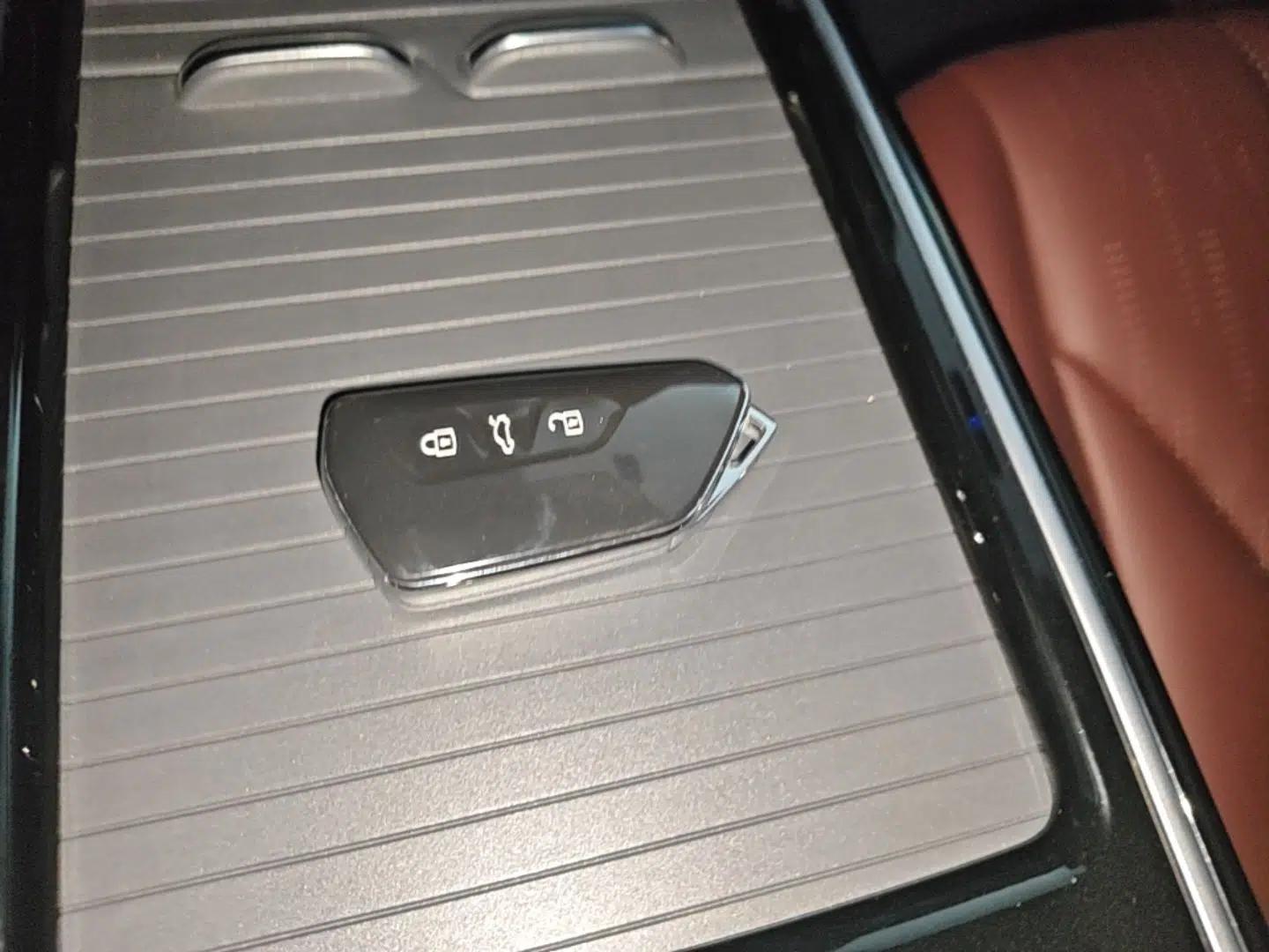Volkswagen ID.6 X 2021 Pro Smart Long-Range Edition — миниатюра 22