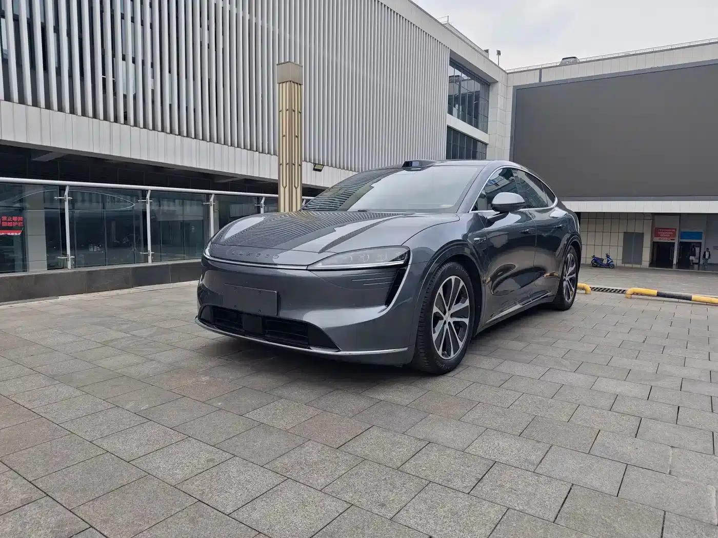Zhijie R7 2024 Pure Electric 802km Max — миниатюра 1