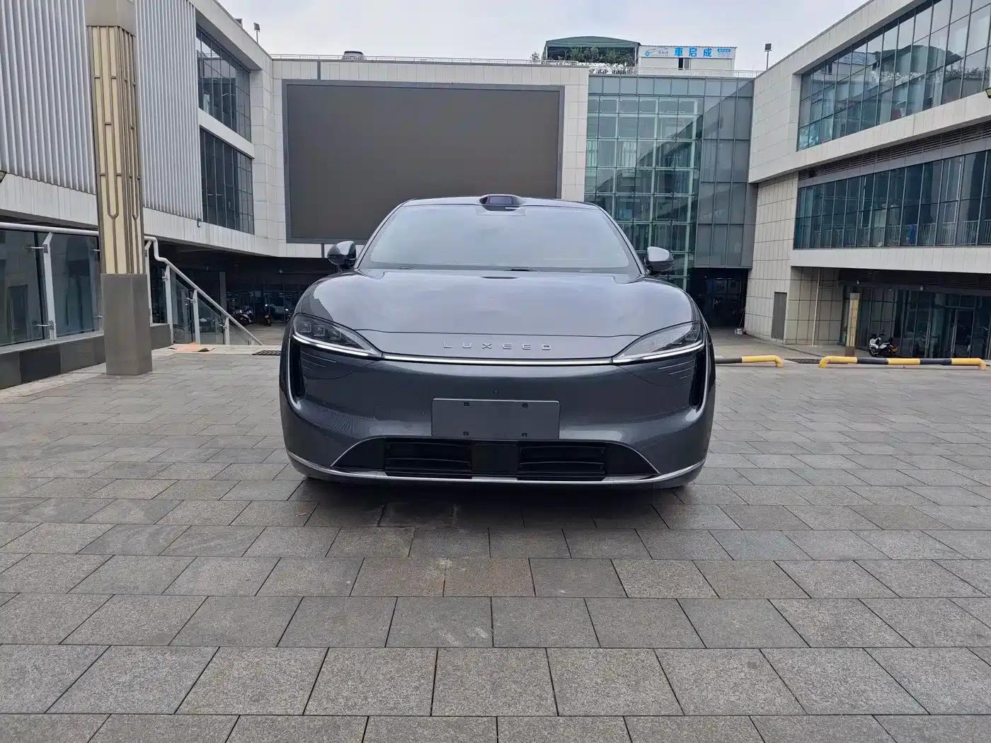 Zhijie R7 2024 Pure Electric 802km Max — миниатюра 6