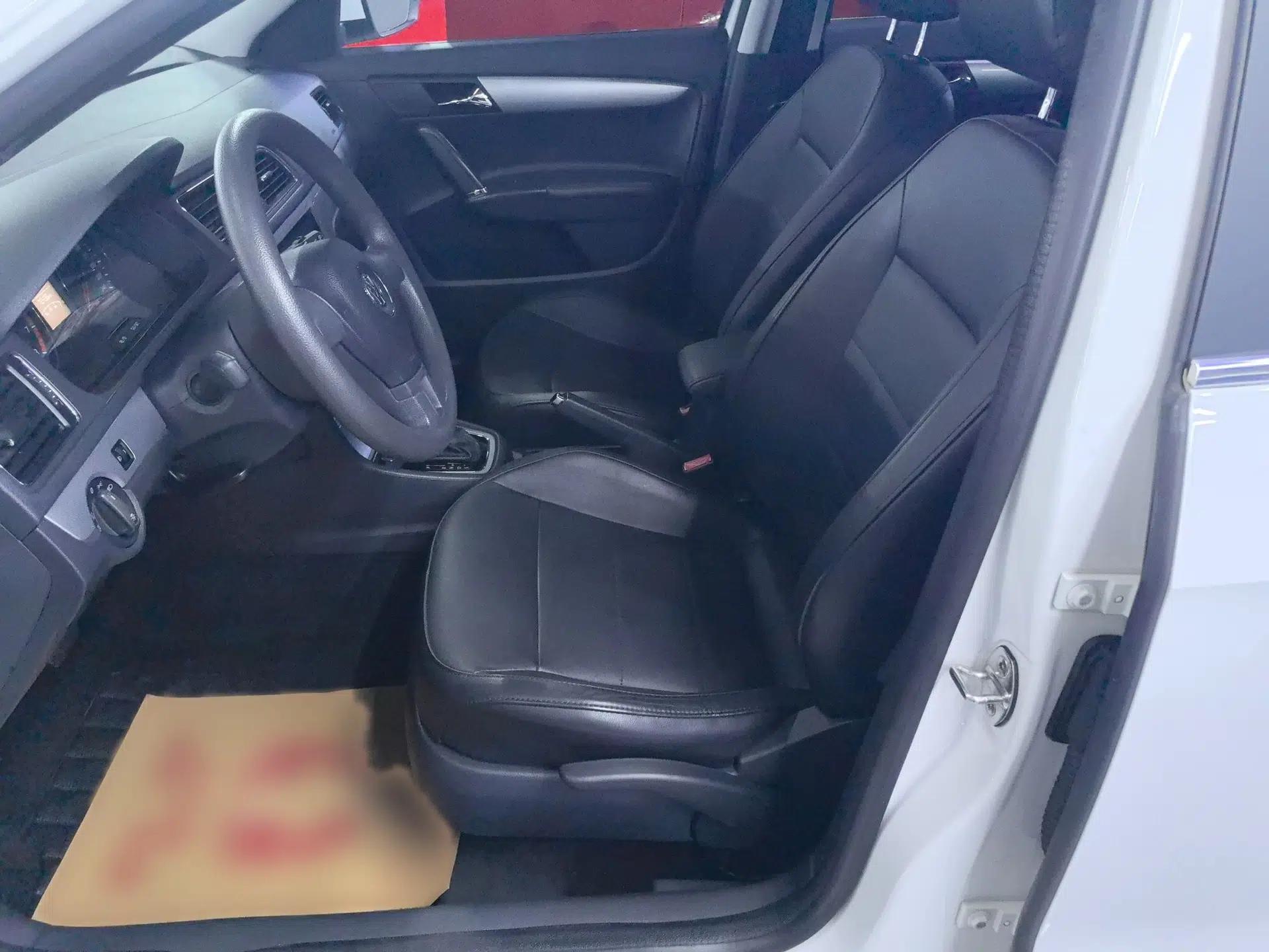 Volkswagen Gran Lavida 2013 1.6L Automatic Comfort Model — миниатюра 11