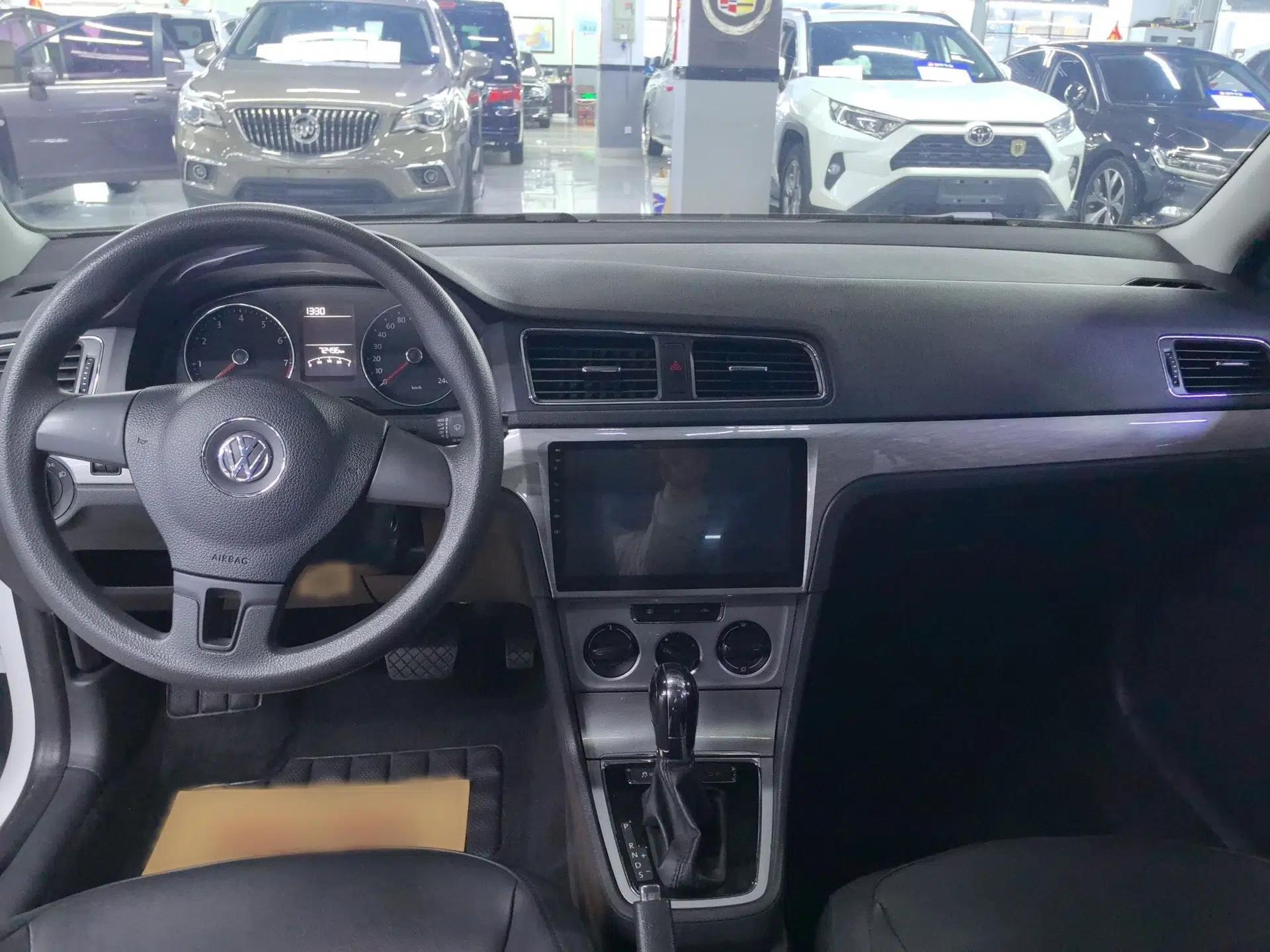 Volkswagen Gran Lavida 2013 1.6L Automatic Comfort Model — миниатюра 13